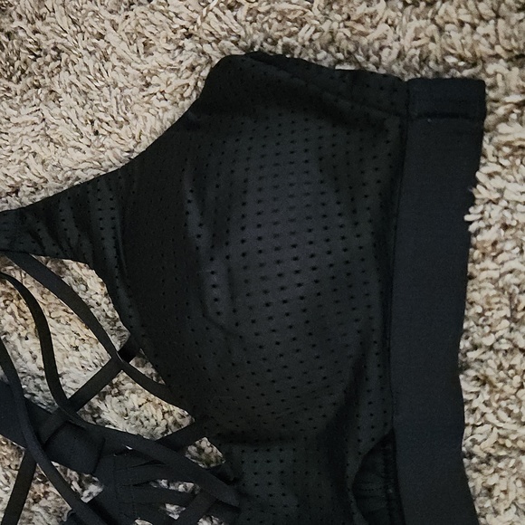 Victoria's Sport Strappy Sports Bra - Picture 2 of 9